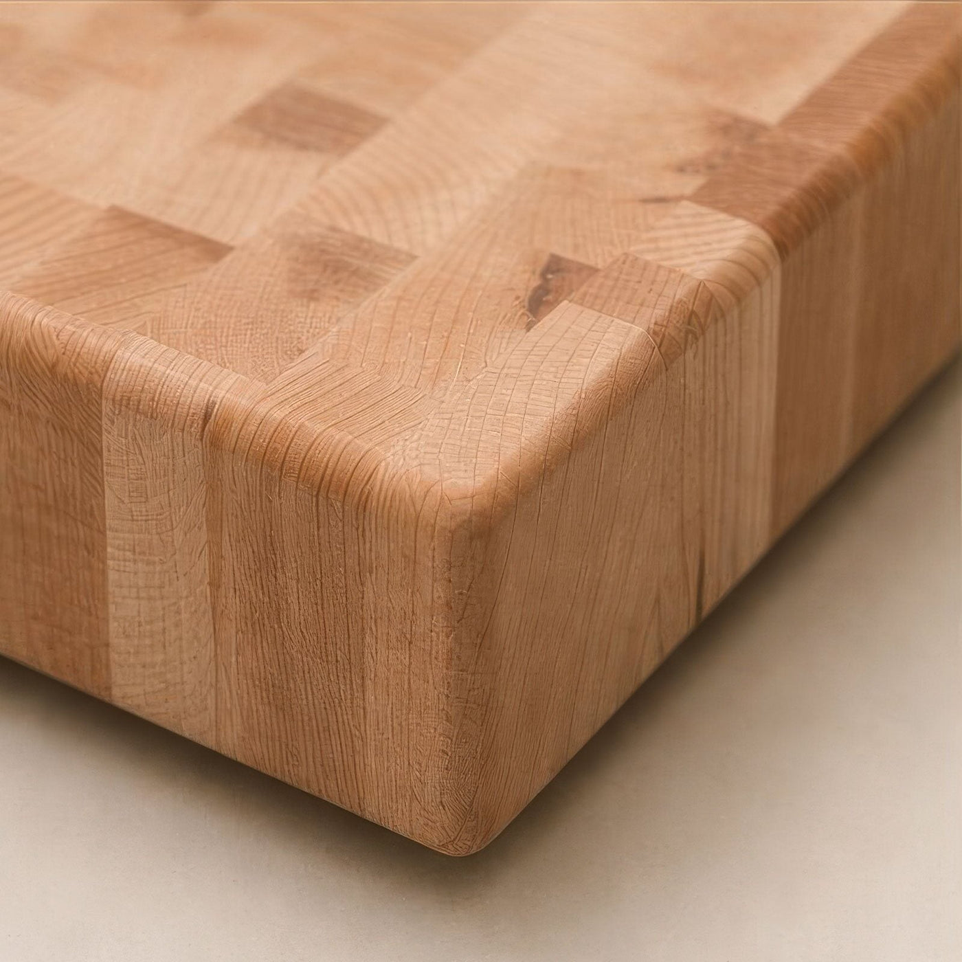 Edgewood luxury cutting board detail view for corporate gifting by Write On Wood.